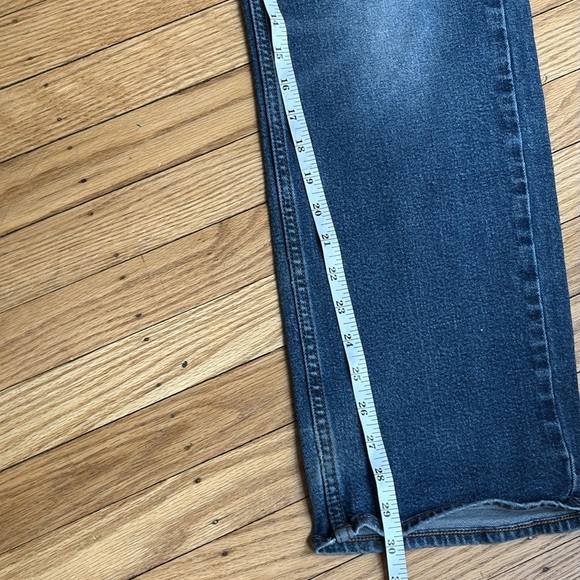 Old Navy Men’s 36x30 Distressed Straight Fit Jeans Medium Wash - Picture 9 of 12